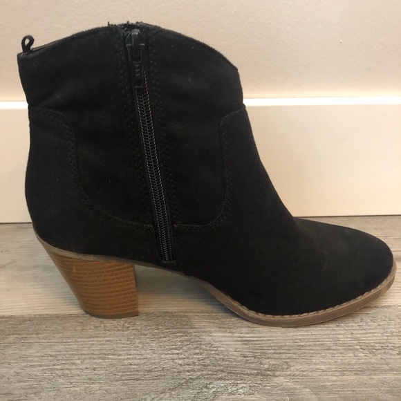 Old Navy Black Ankle Boots - Picture 3 of 5